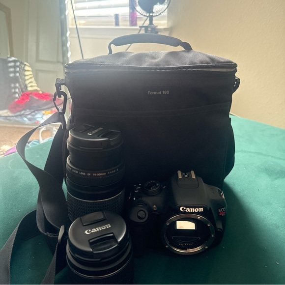 Canon EOS Rebel T5 DSLR Camera with Black Bag